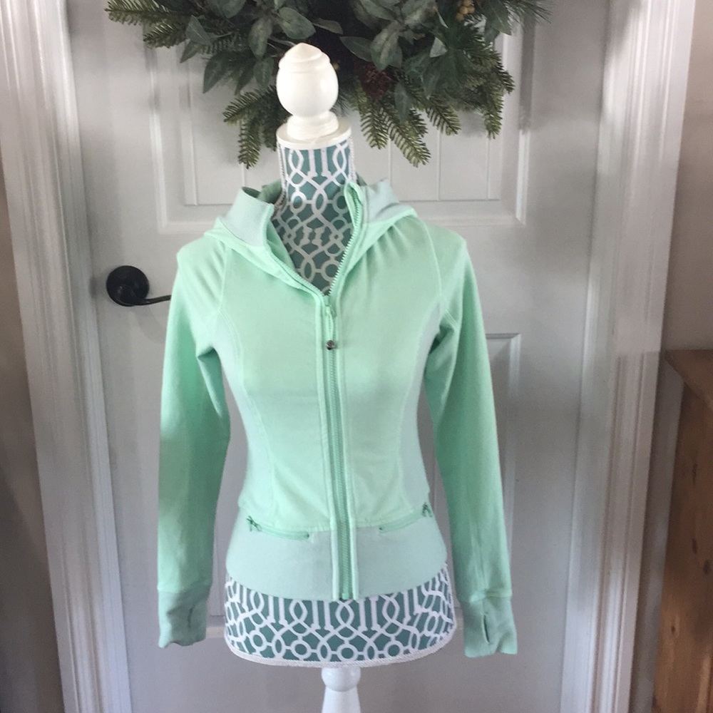 Lululemon top